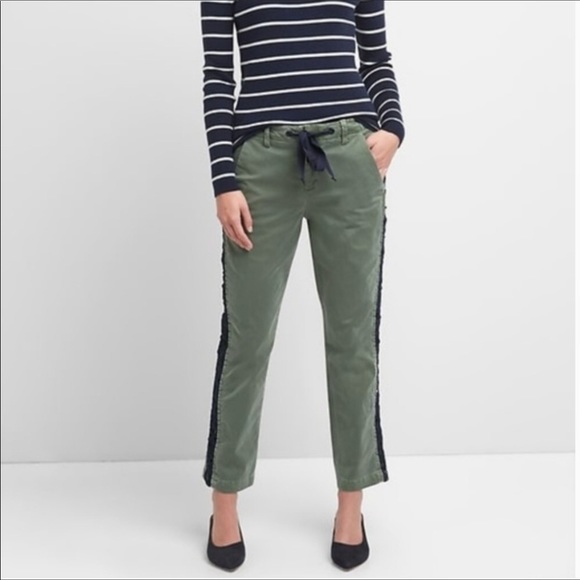 GAP Girlfriend Chino Pants With Navy Crochet Trim Size 00 - Picture 3 of 9